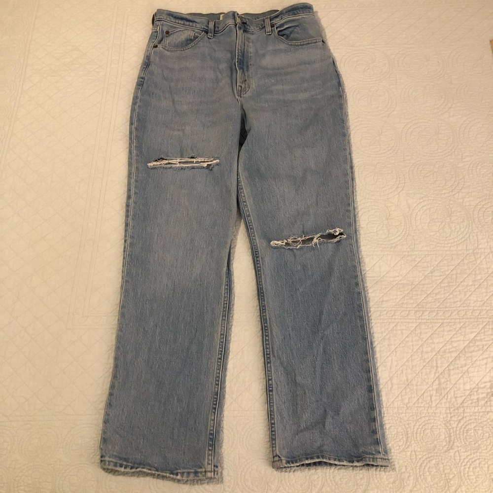 Abercrombie Fitch 90’s straight leg ultra high rise jeans. Size 12.